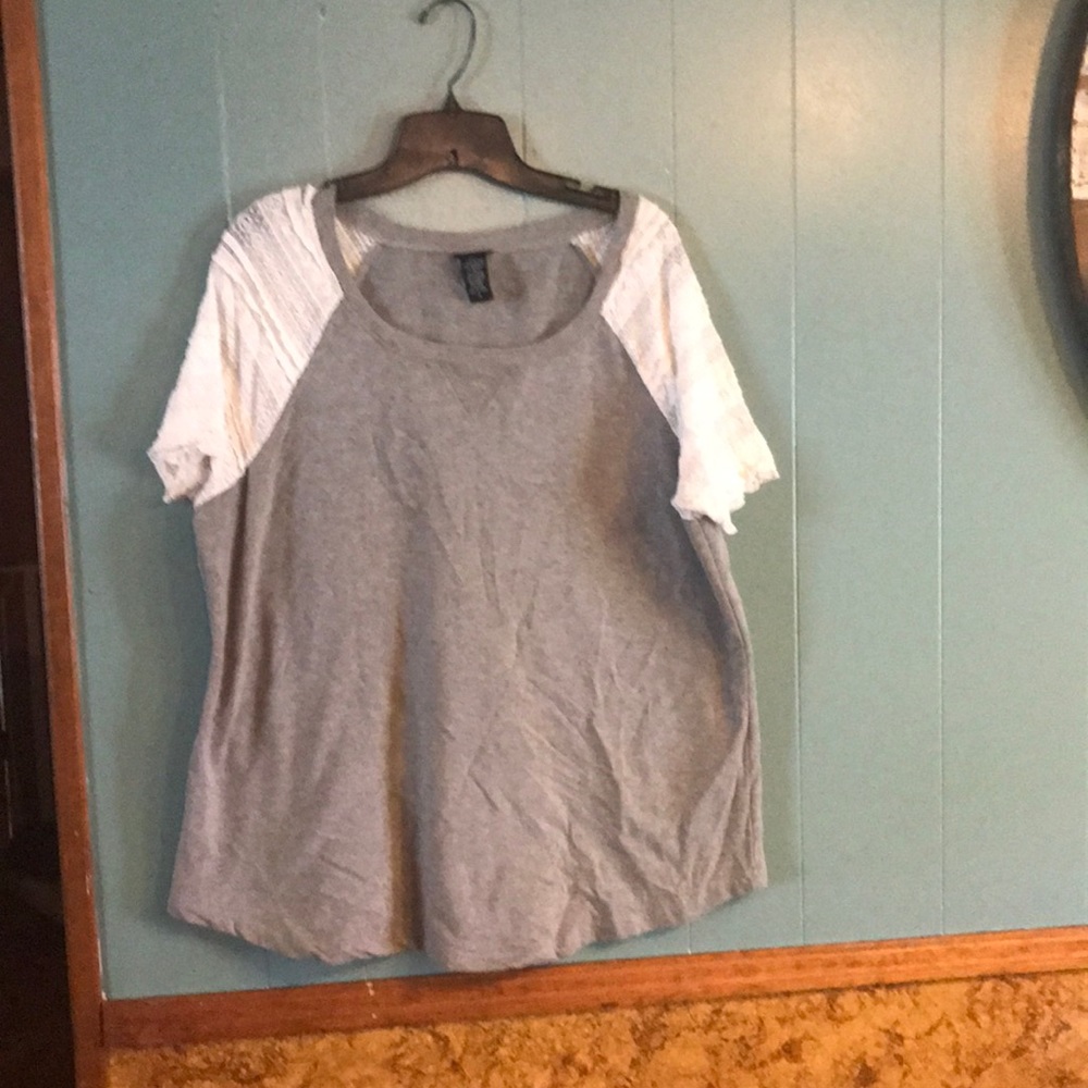 EUC Torrid shirt
